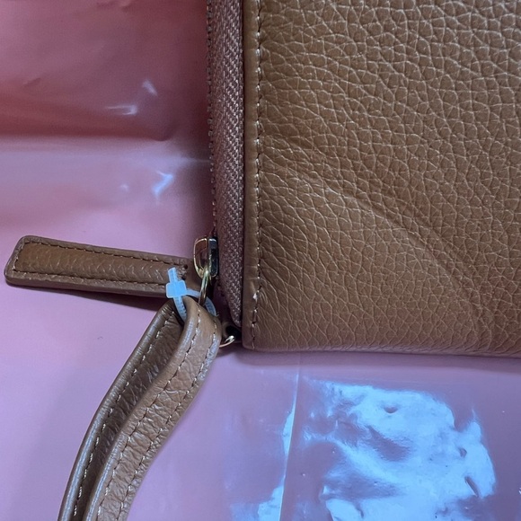 KENNETH COLE Never Used Tan Pebbled Genuine Leather Zip Around Wallet - Picture 3 of 7